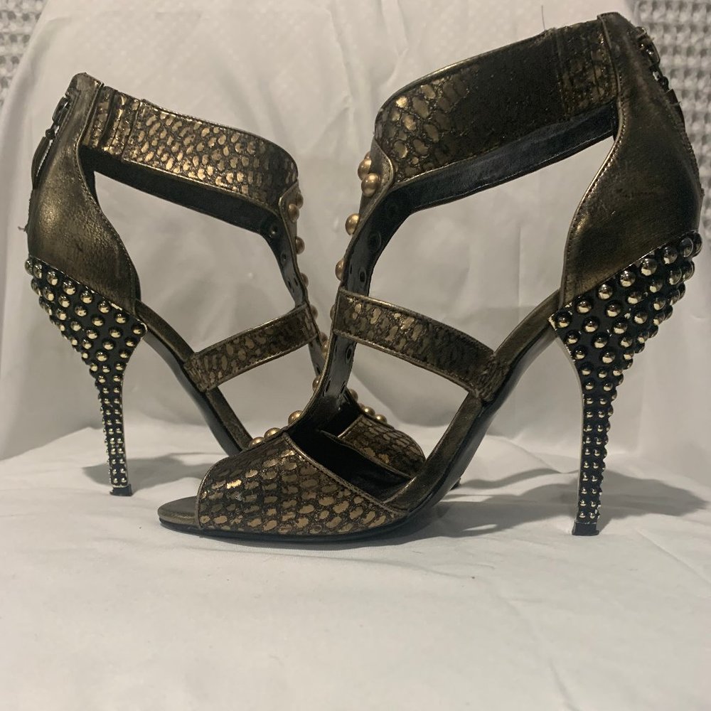 guess gold shoes